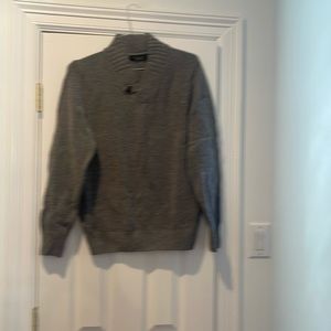 Zara men’s sport classic large size maid in Spain grey color sweater gently used
